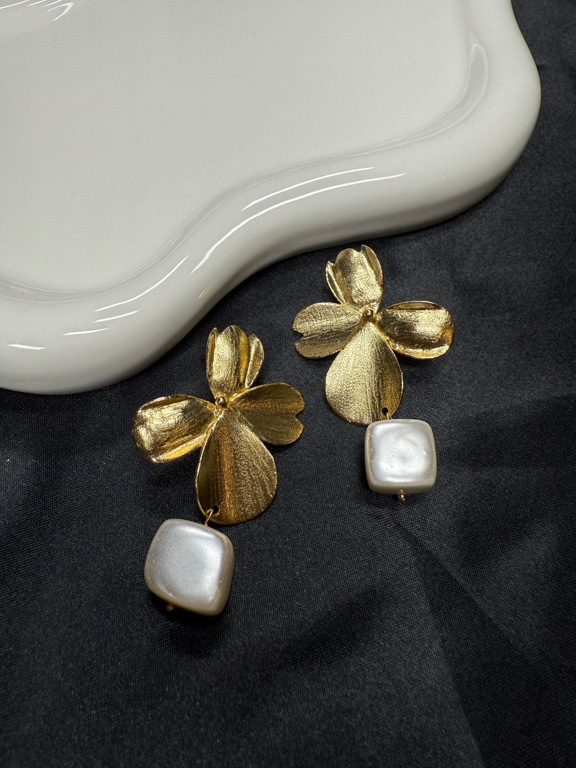 Floral Pearl Earrings