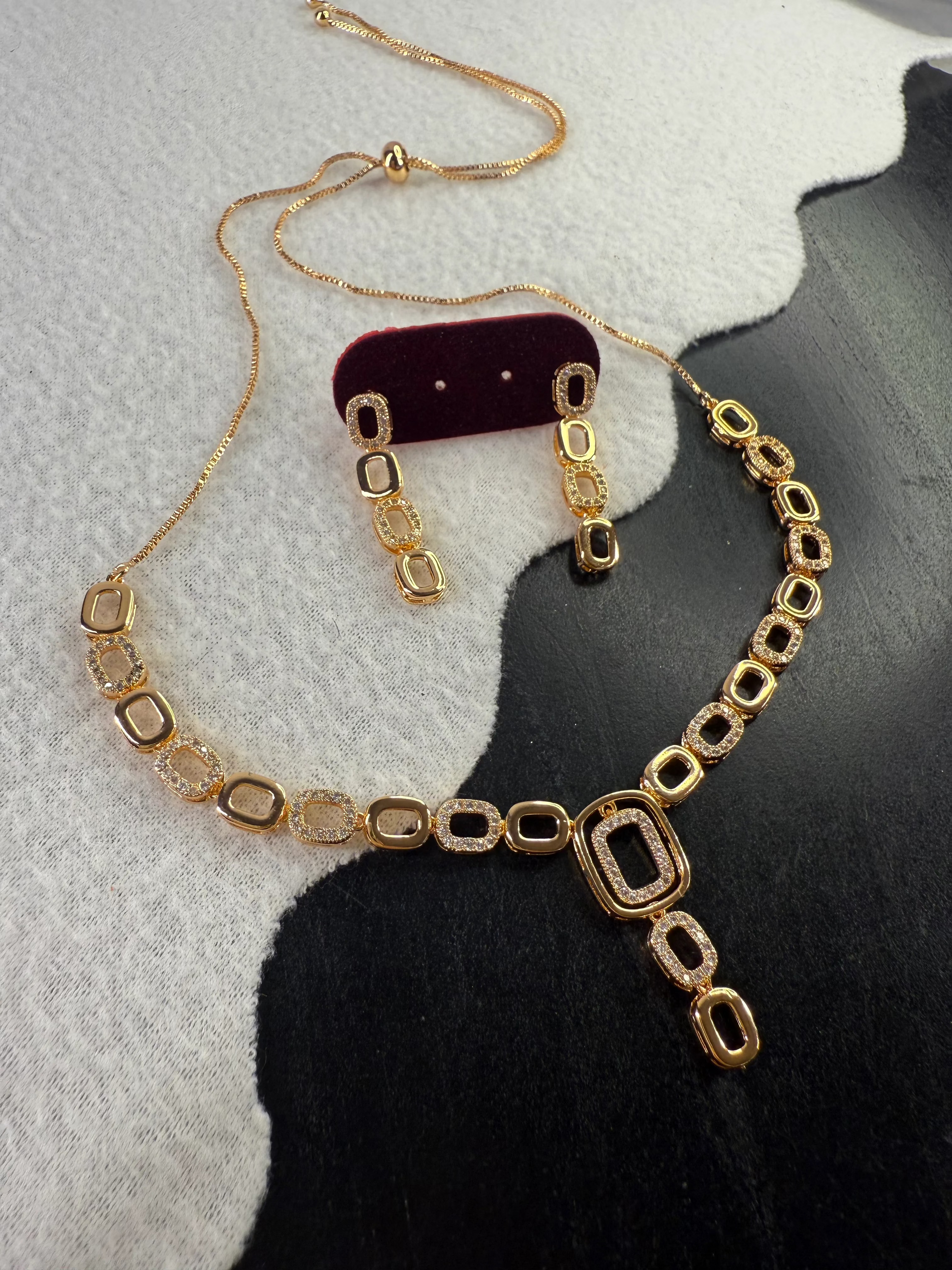 Dainty Choker Set