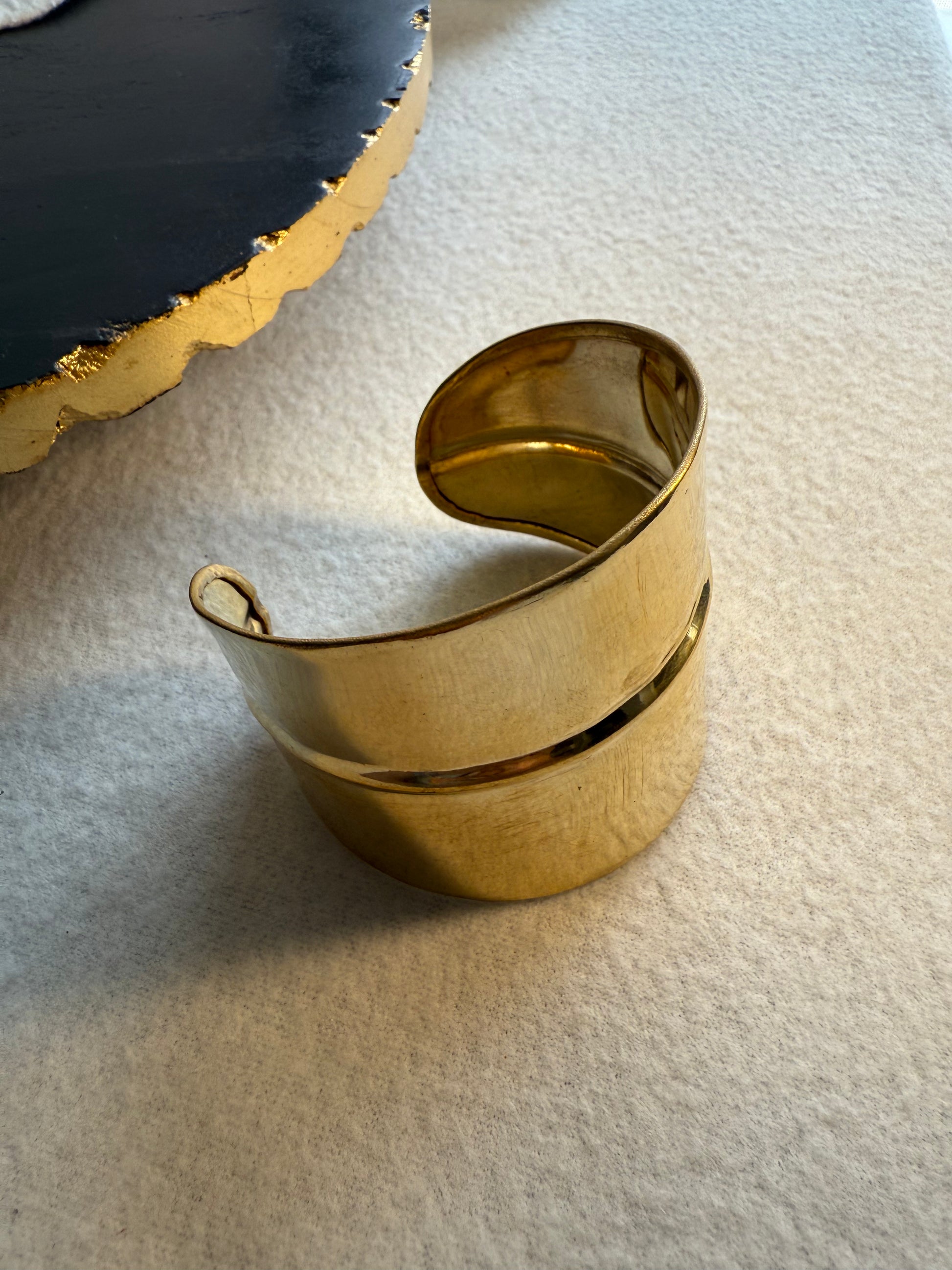 Sleek Gold Bracelet