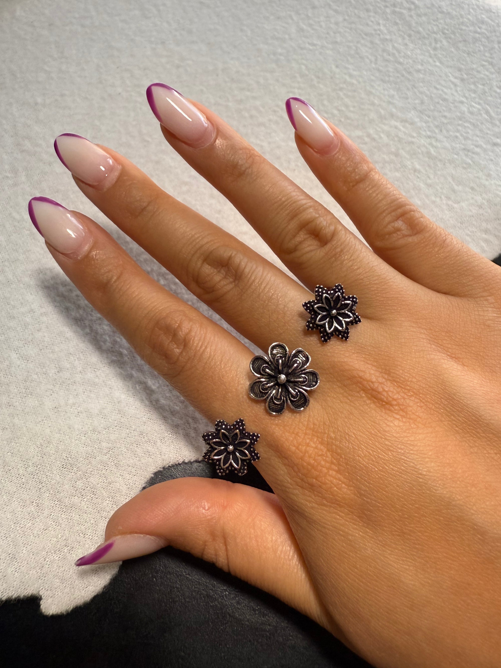 Carbon Black 2 Finger Ring
