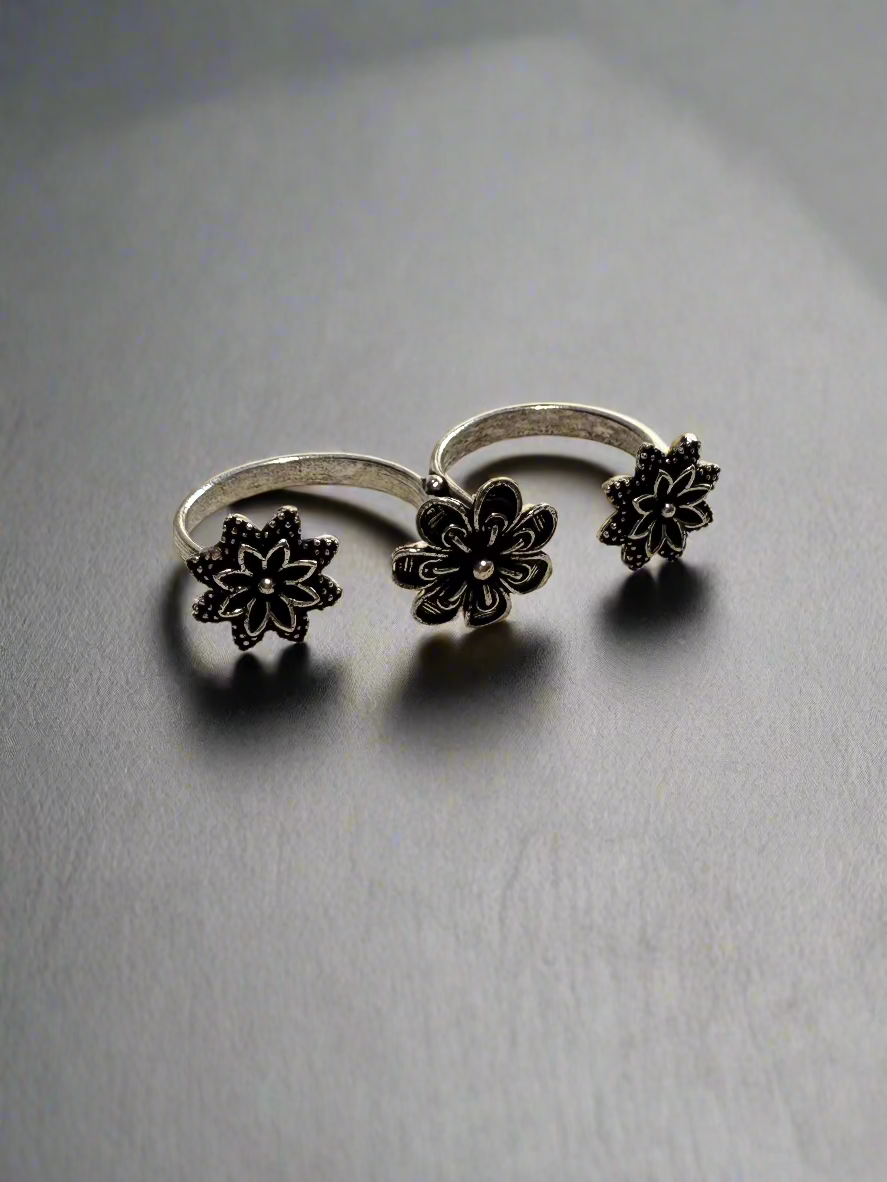 Carbon Black 2 Finger Ring