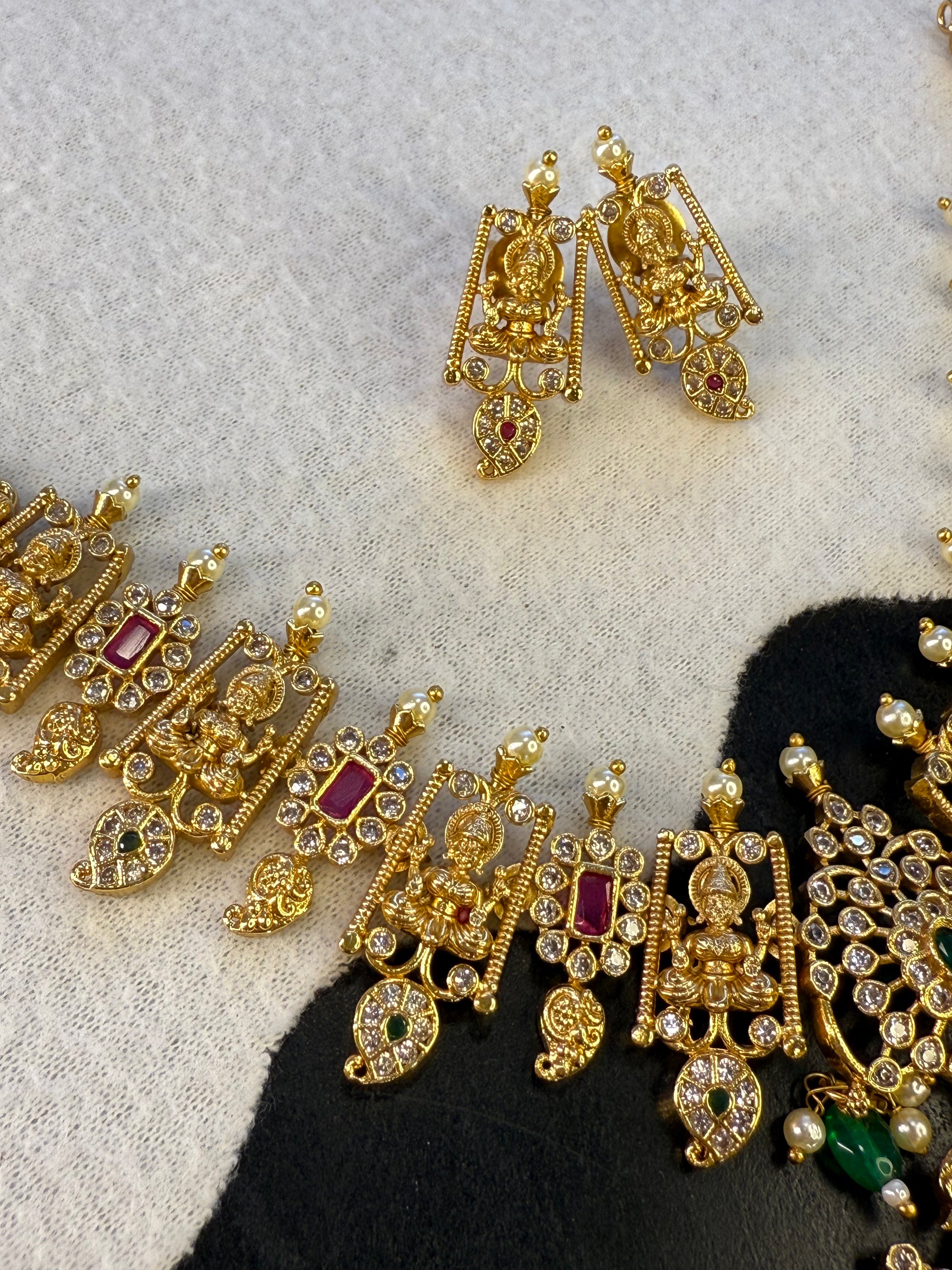 Temple Jewelry Set