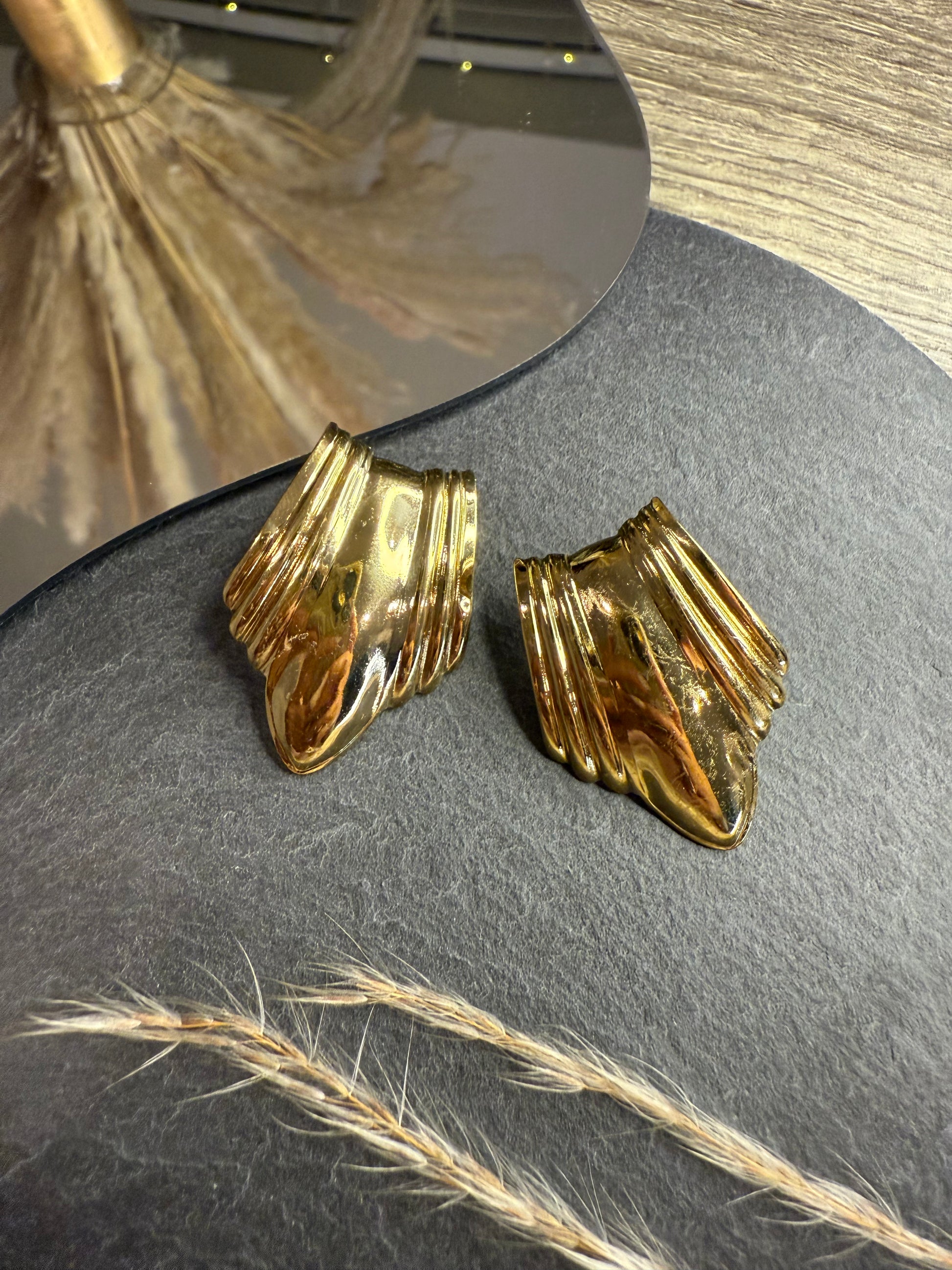 Edgy Studs