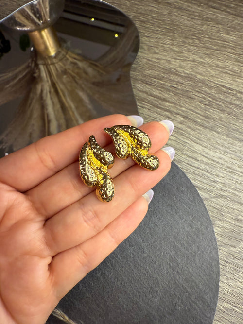 Leafy Studs