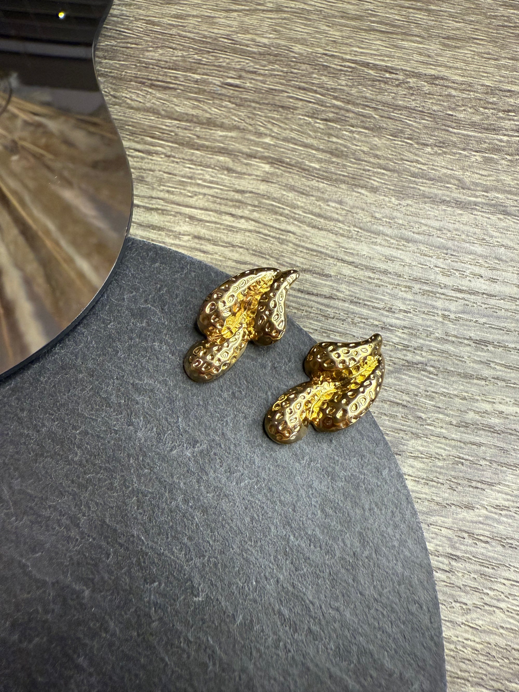 Leafy Studs