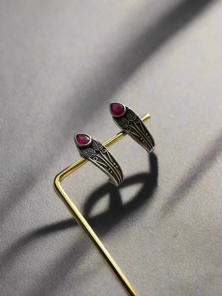 Curvy Studs - Kolor Rhythms