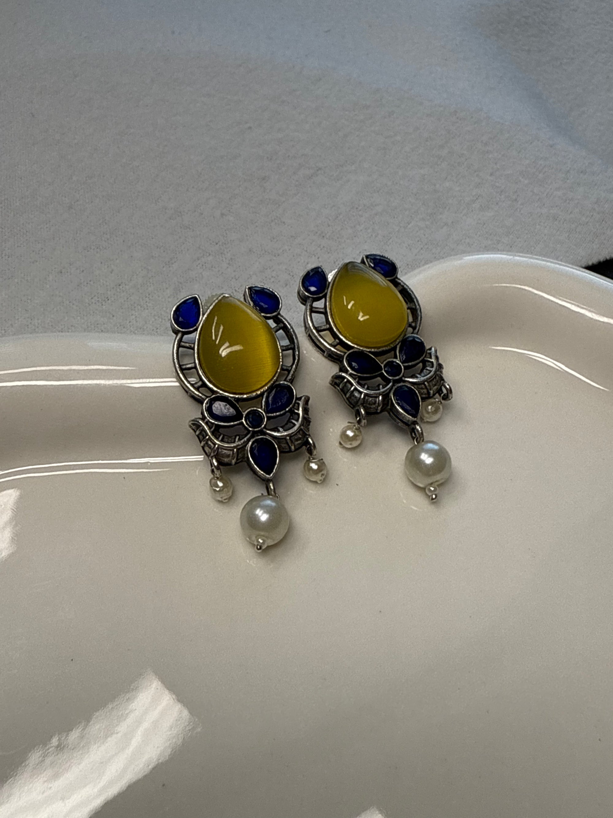 Yellow-Blue Choker