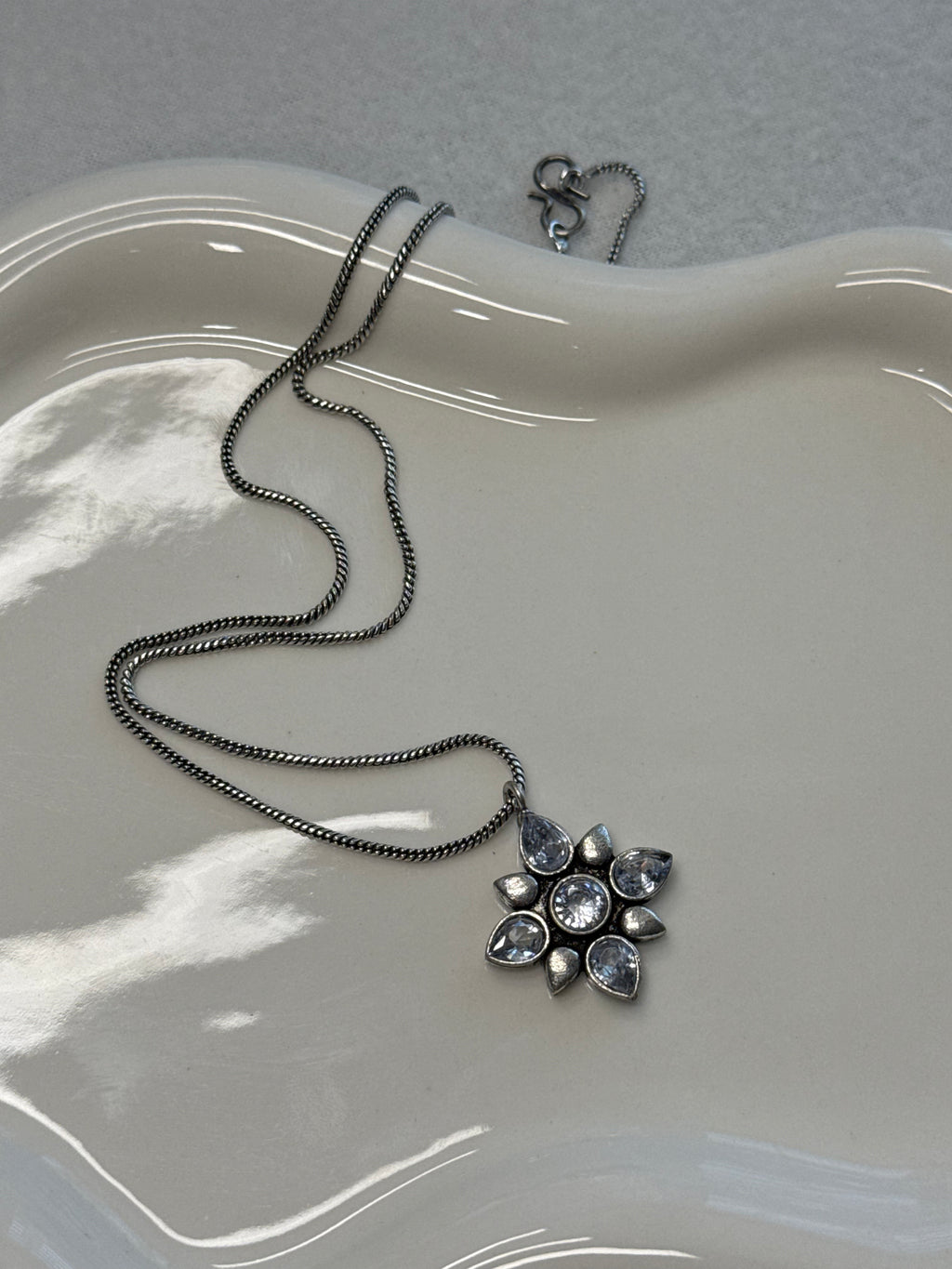 White Flower Necklace Combo