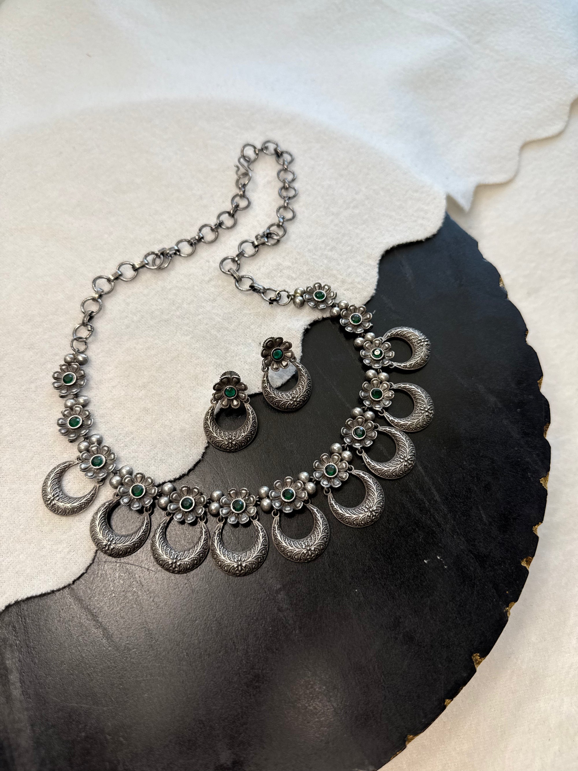 Sleek Floral Choker