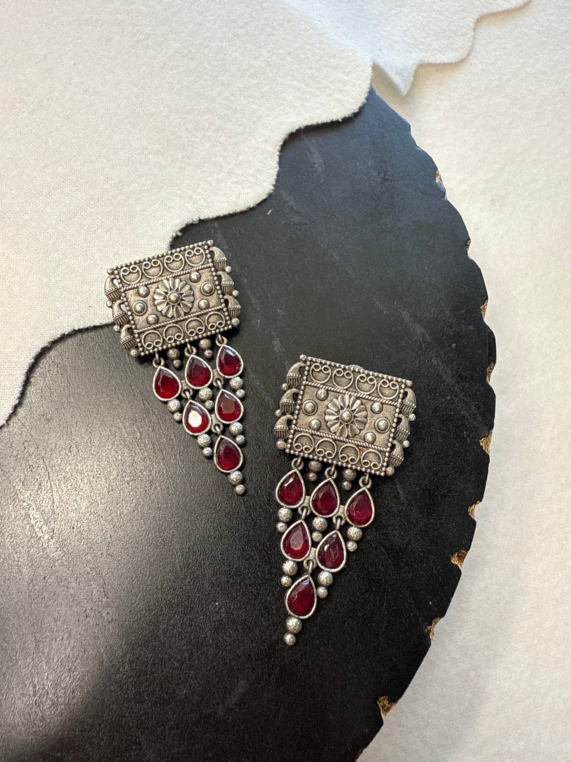 Semi-Hasli Choker - Red