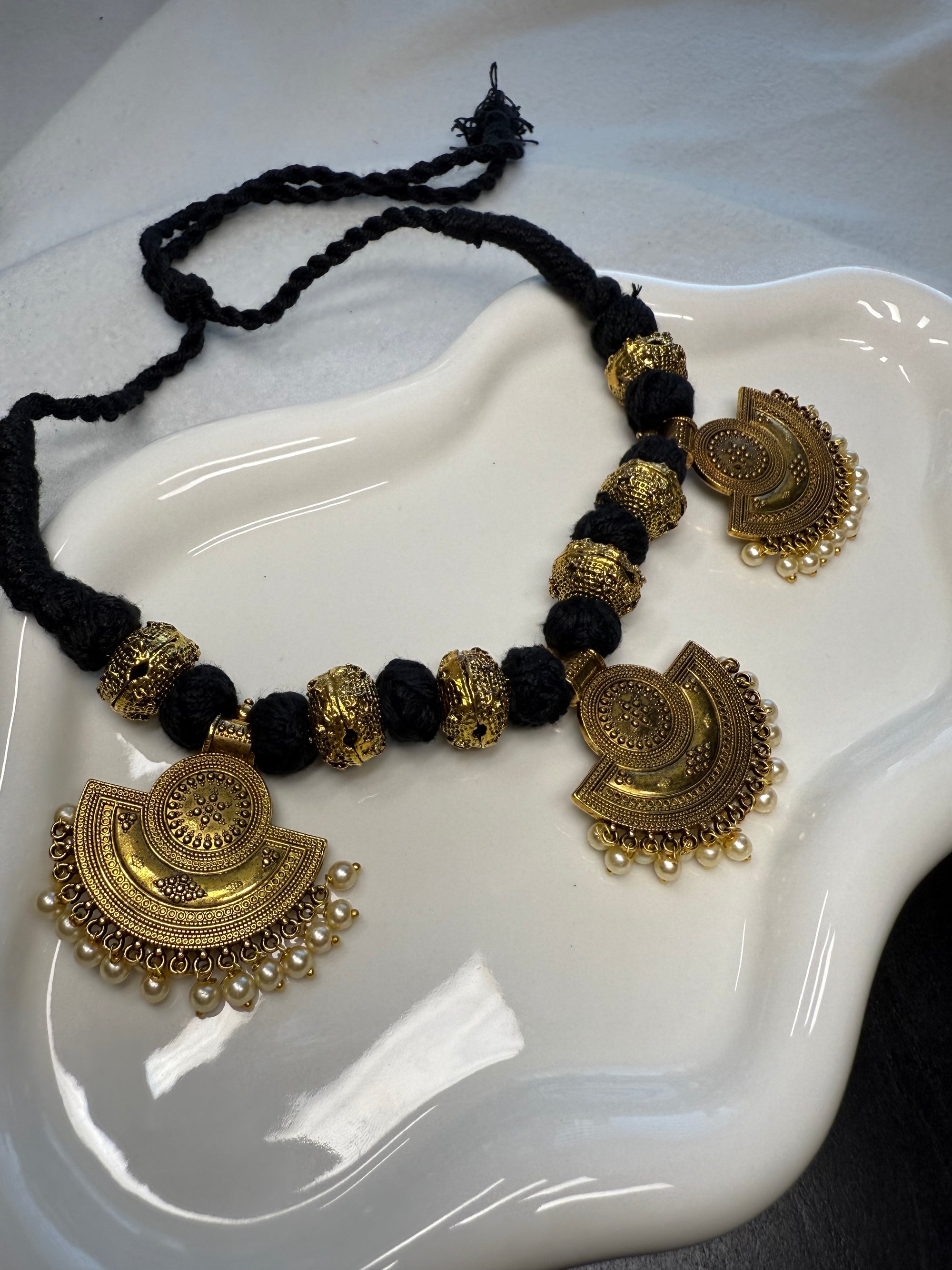 Dori Choker - Gold Polish