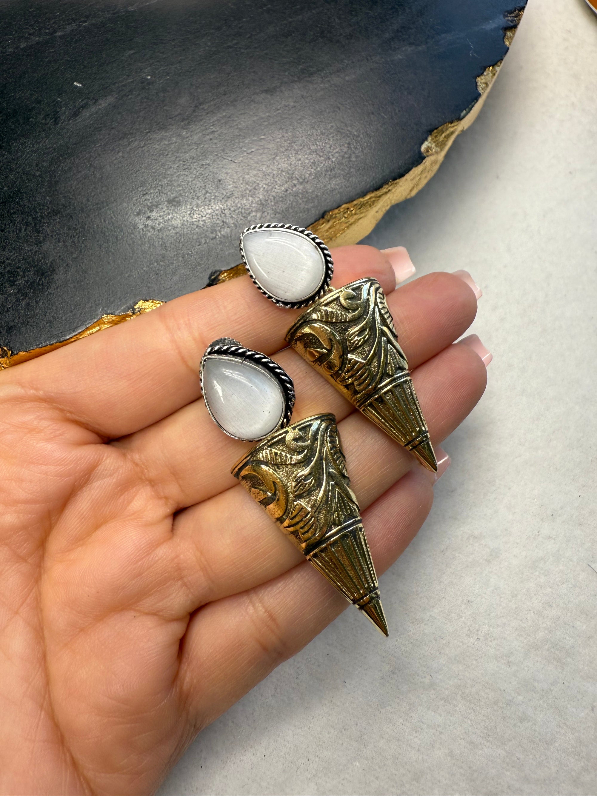 Antique - White Tear Drop
