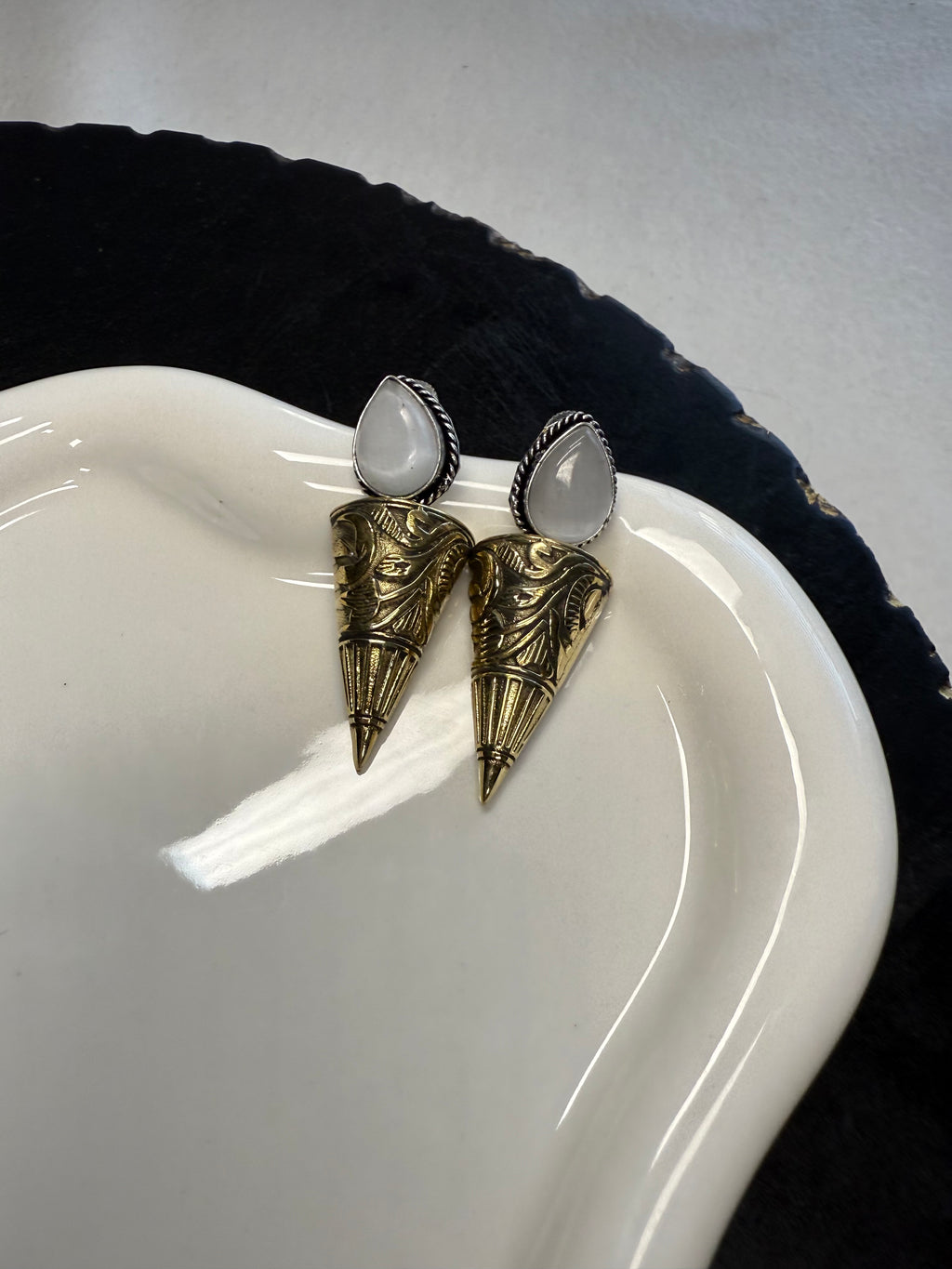 Antique - White Tear Drop
