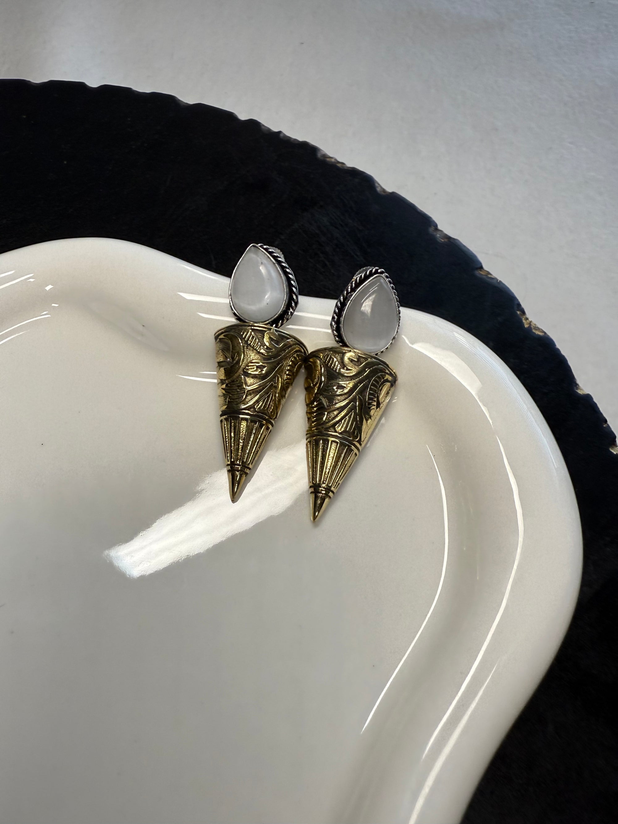 Antique - White Tear Drop