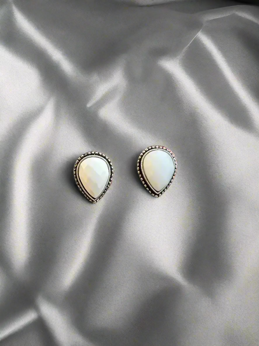 Mini Teardrop Studs