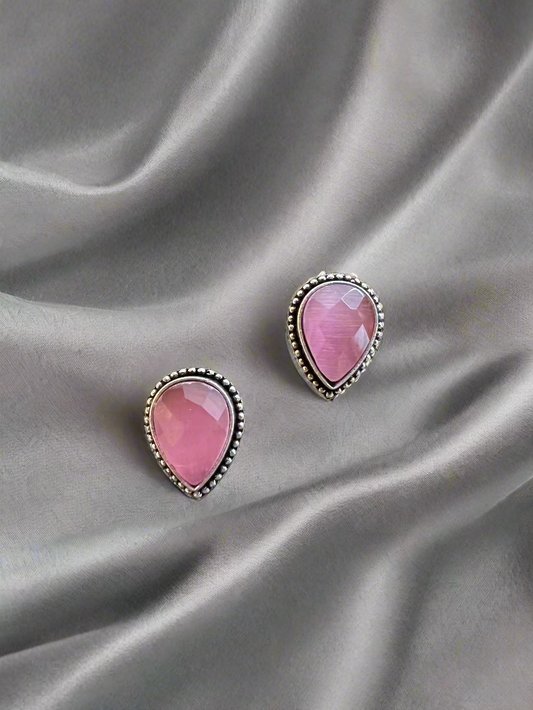 Mini Teardrop Studs