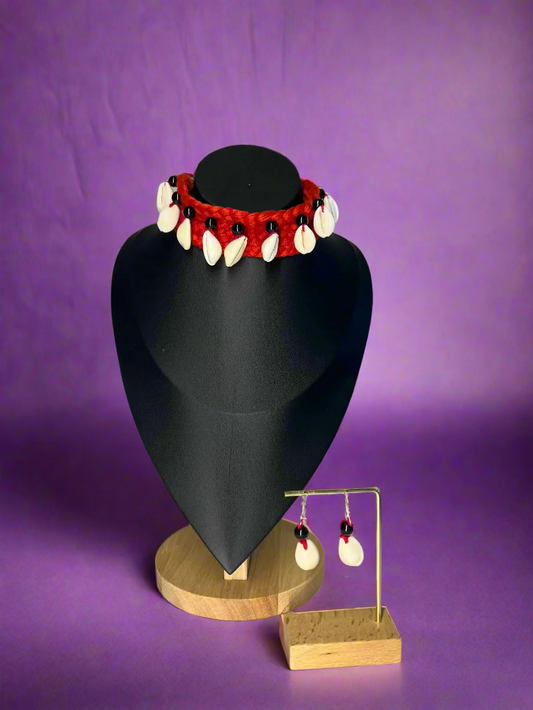 Thread Shells Choker