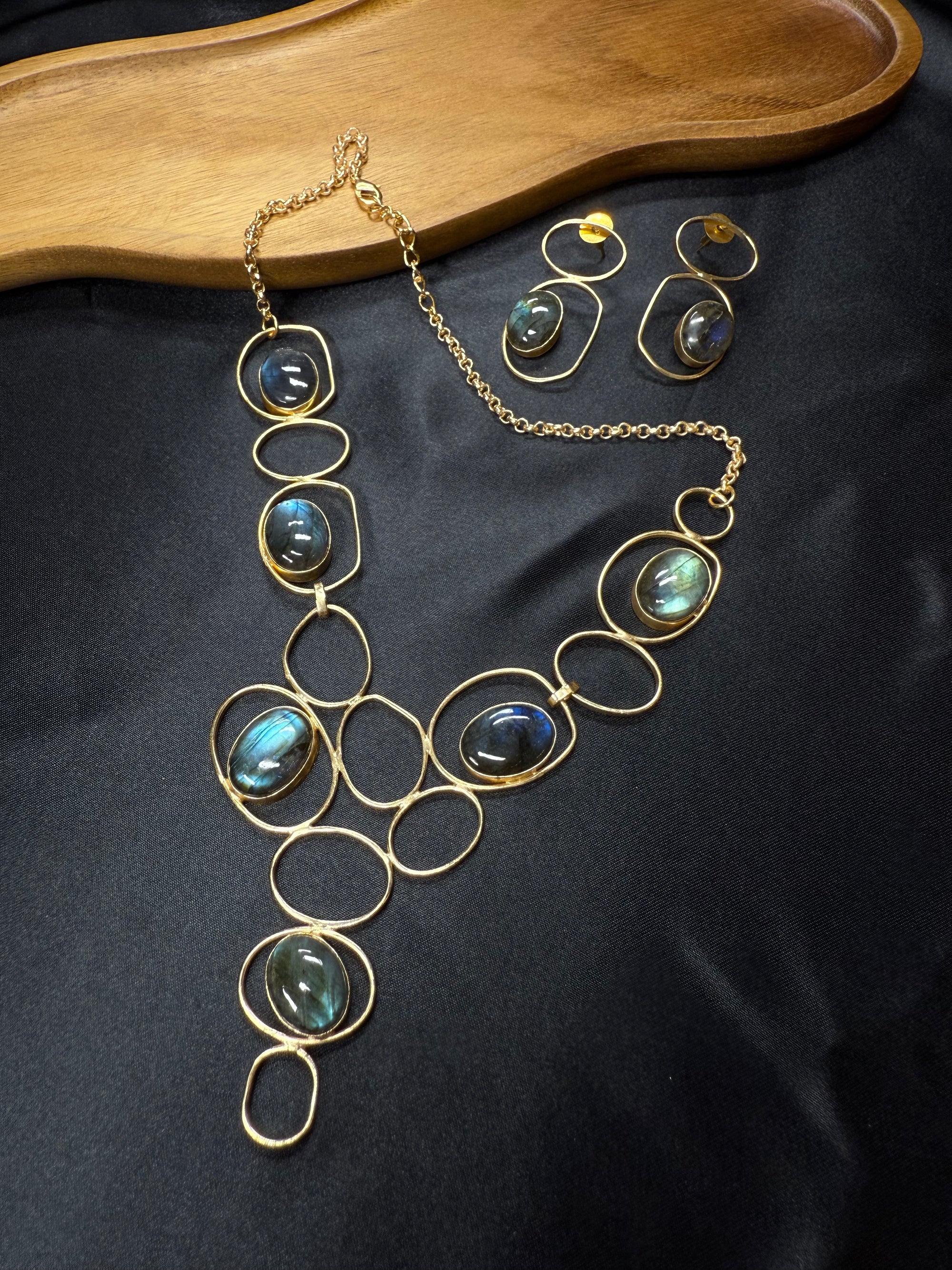 Beautiful Stone Design Necklace