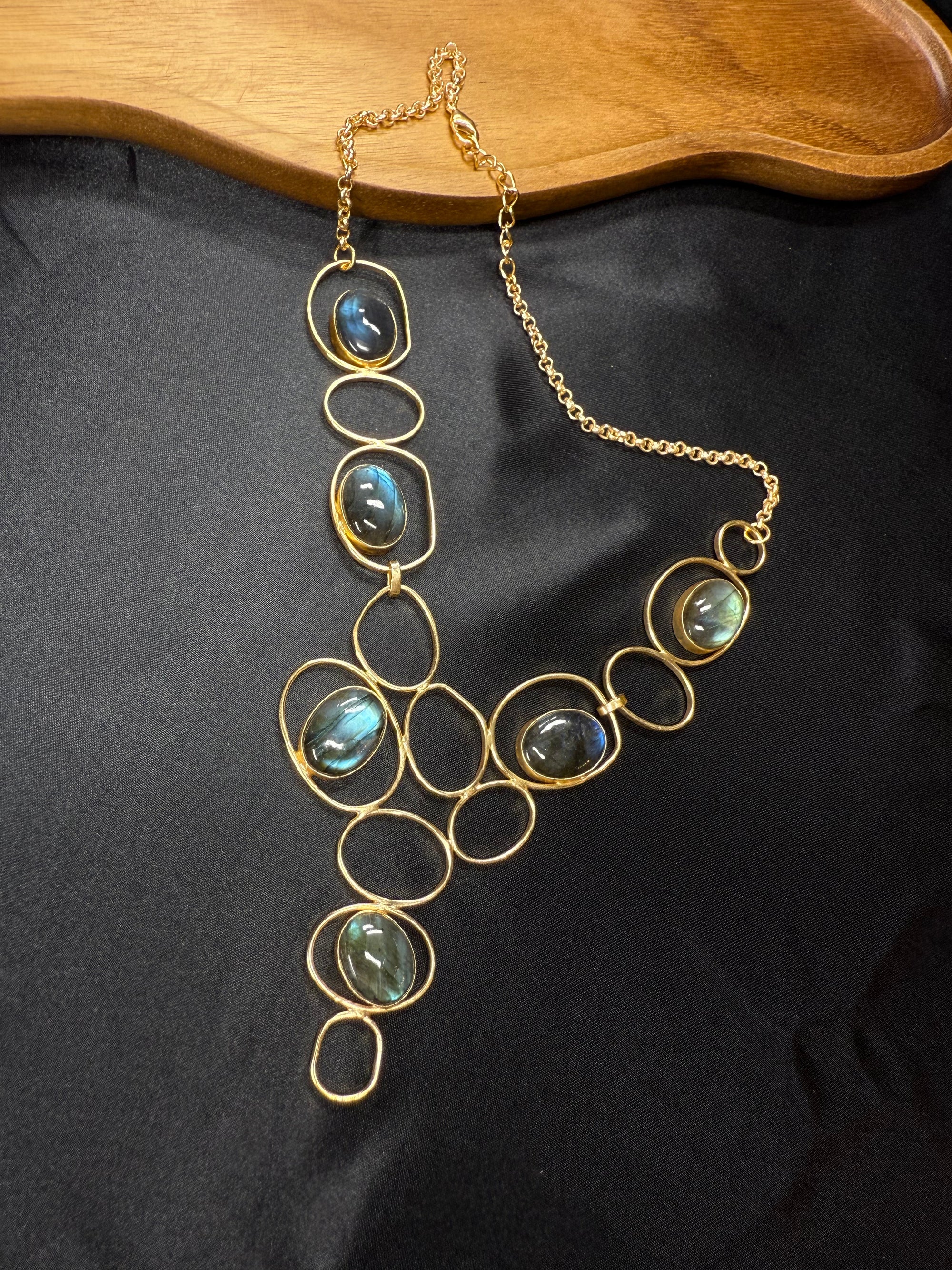 Beautiful Stone Design Necklace