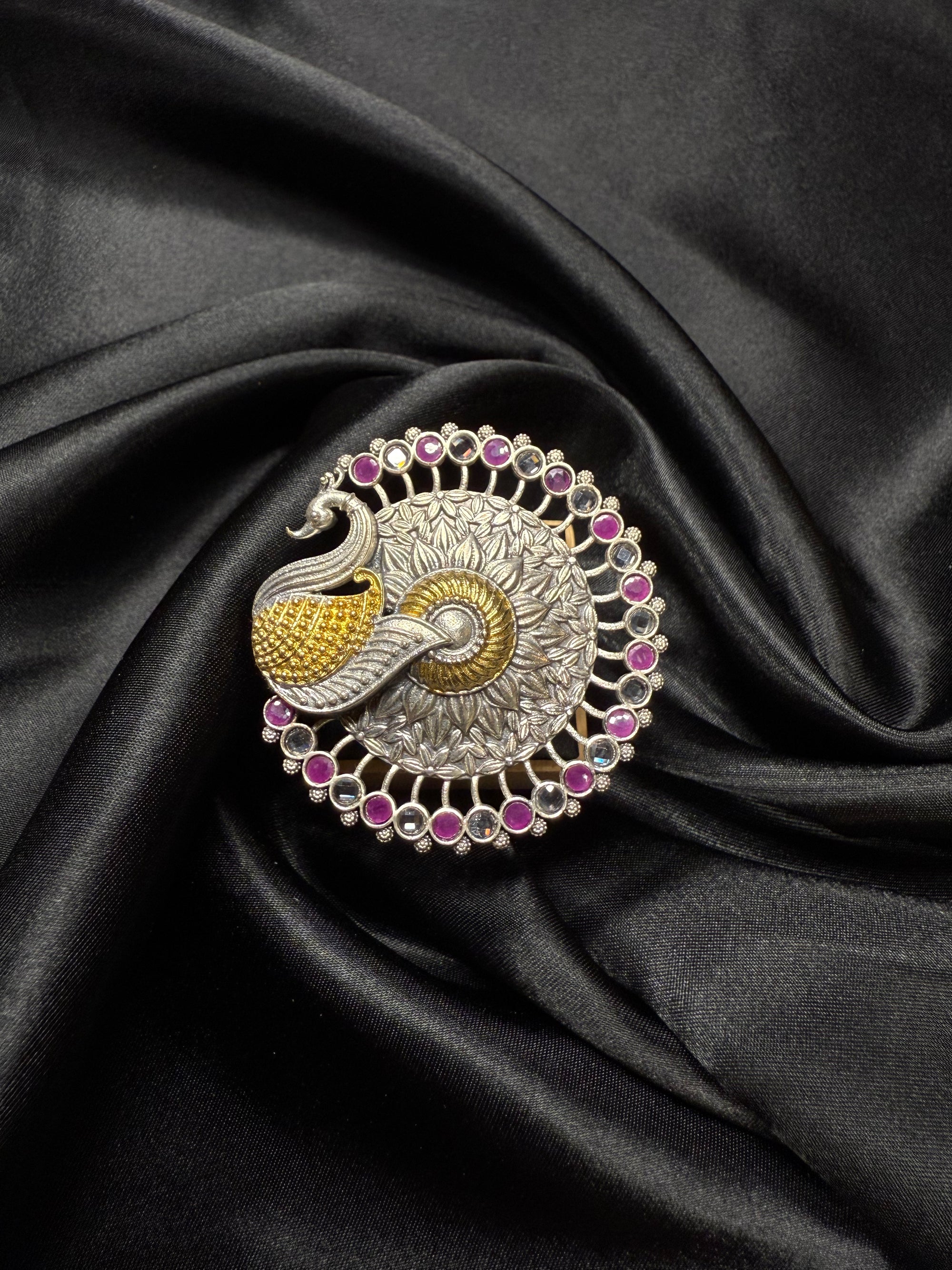 Swan Round Ring