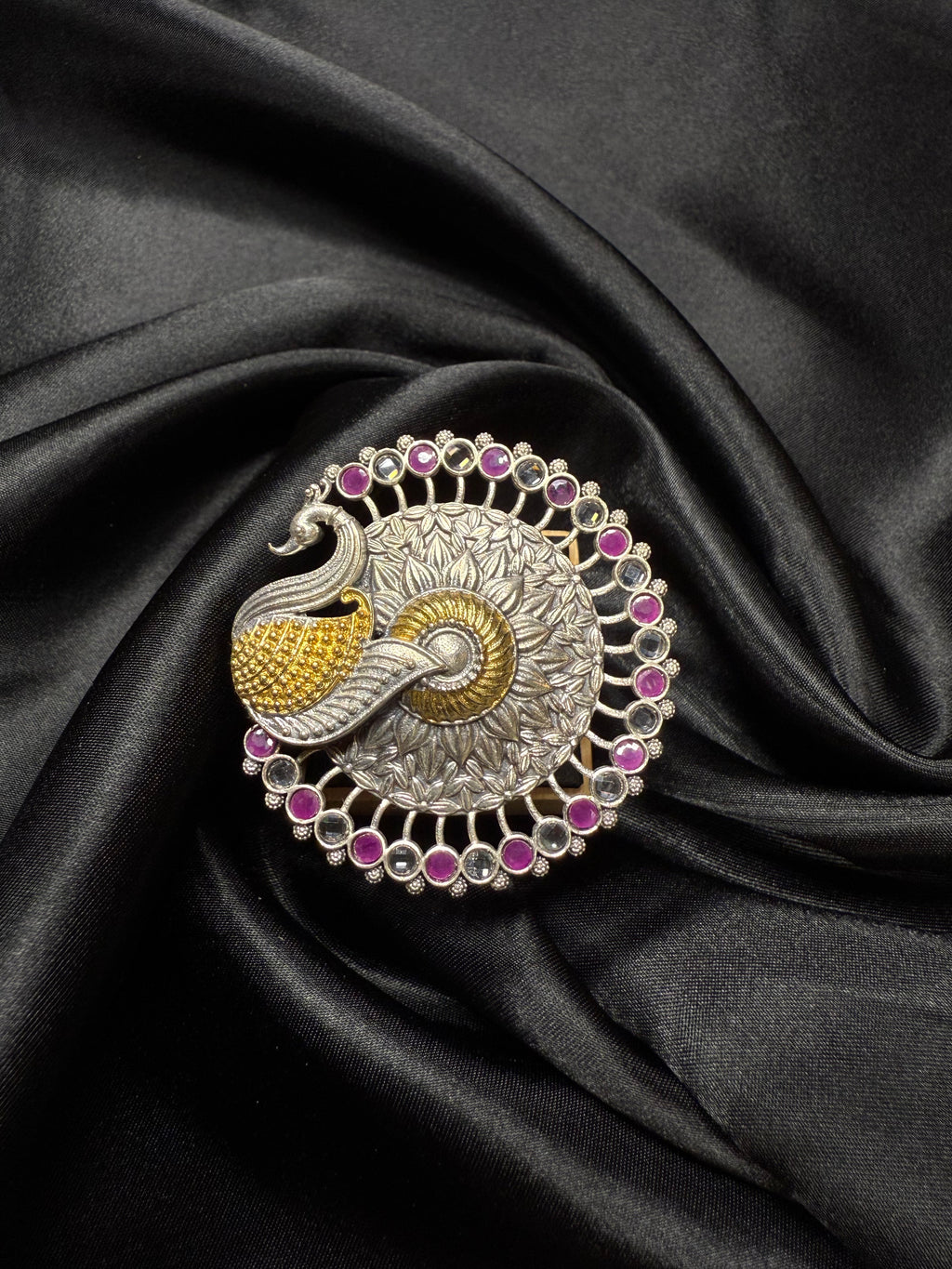 Swan Round Ring