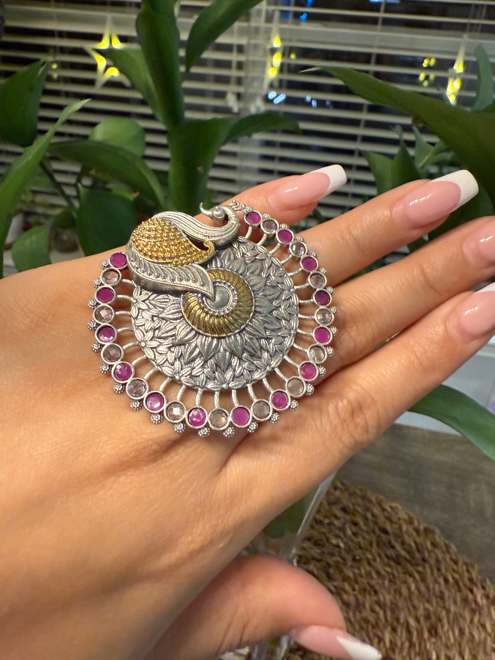 Swan Round Ring