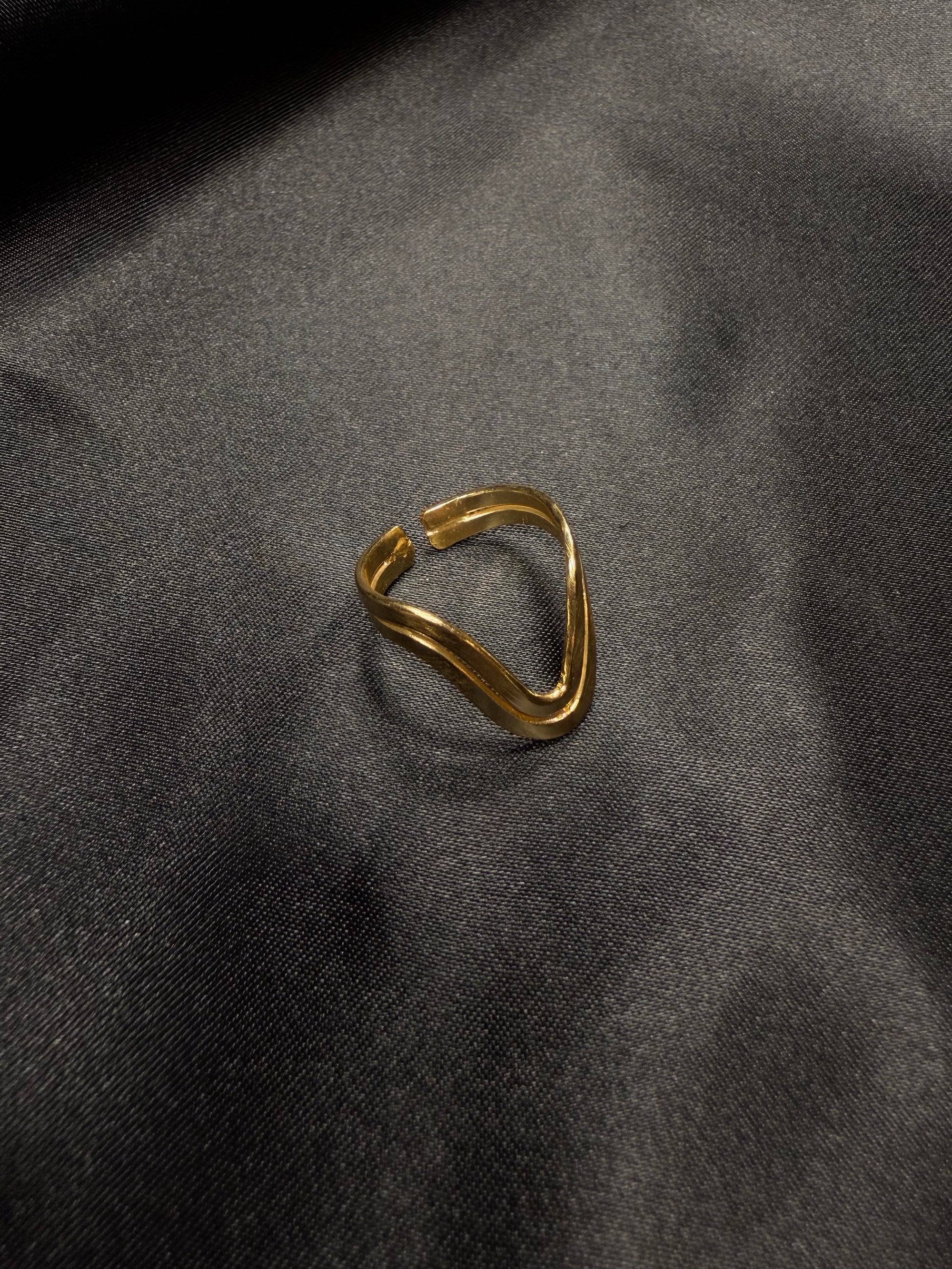 Wavy Ring
