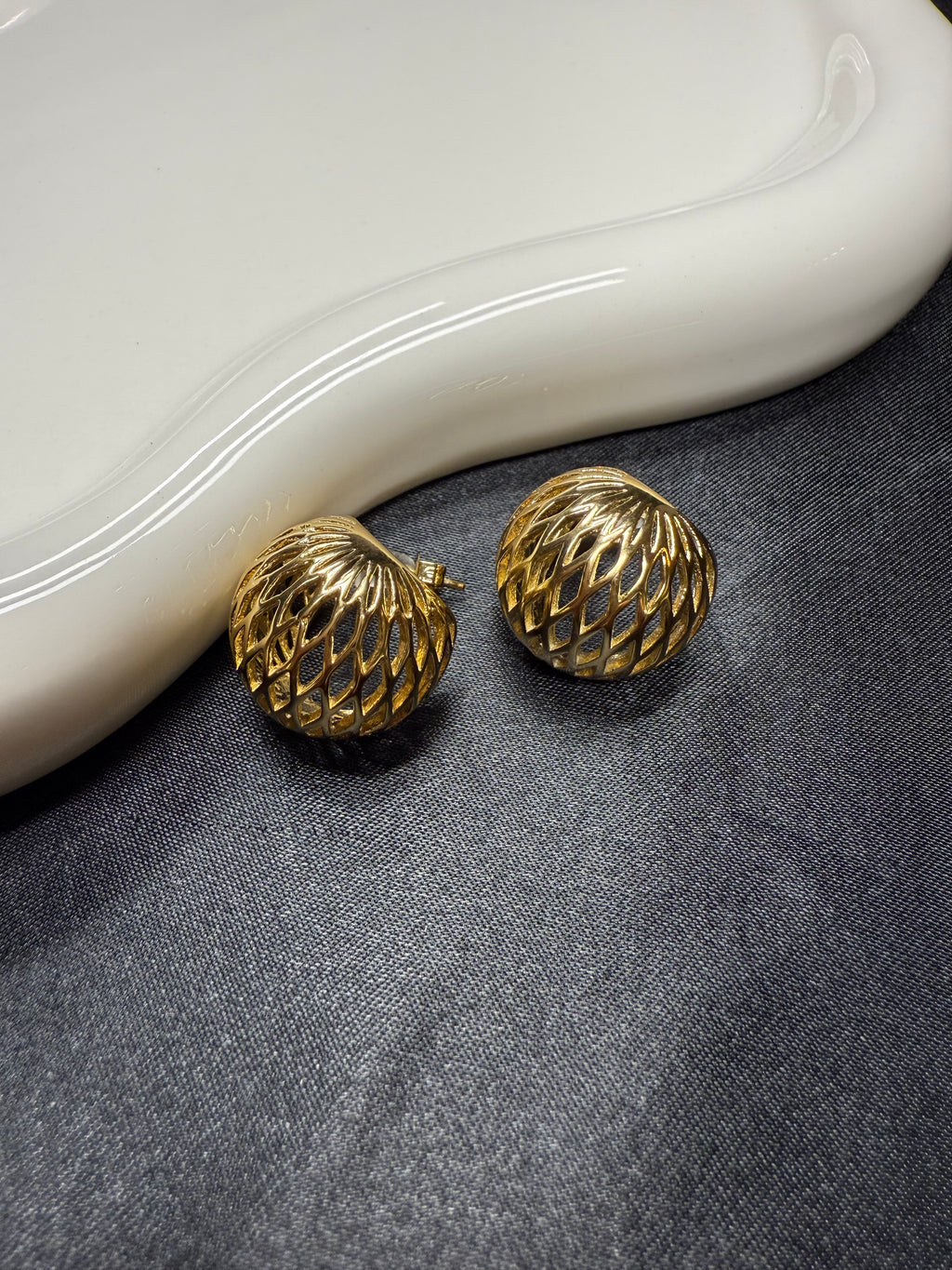 Round Studs