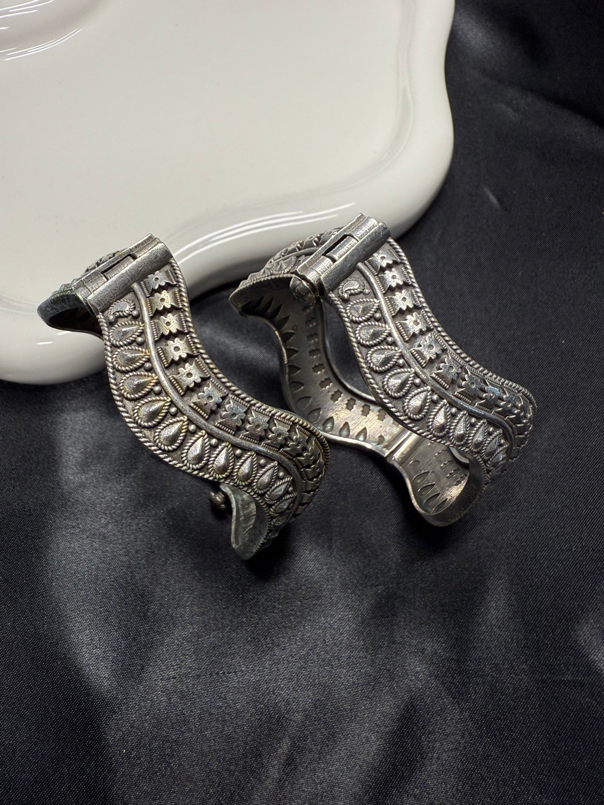 Chunky Wavy Kada - Pair