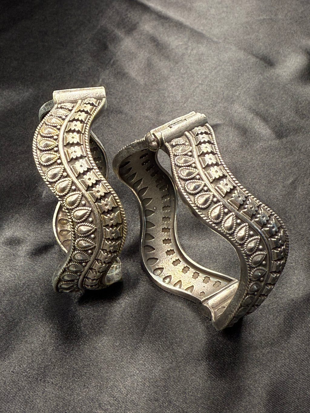Chunky Wavy Kada - Pair