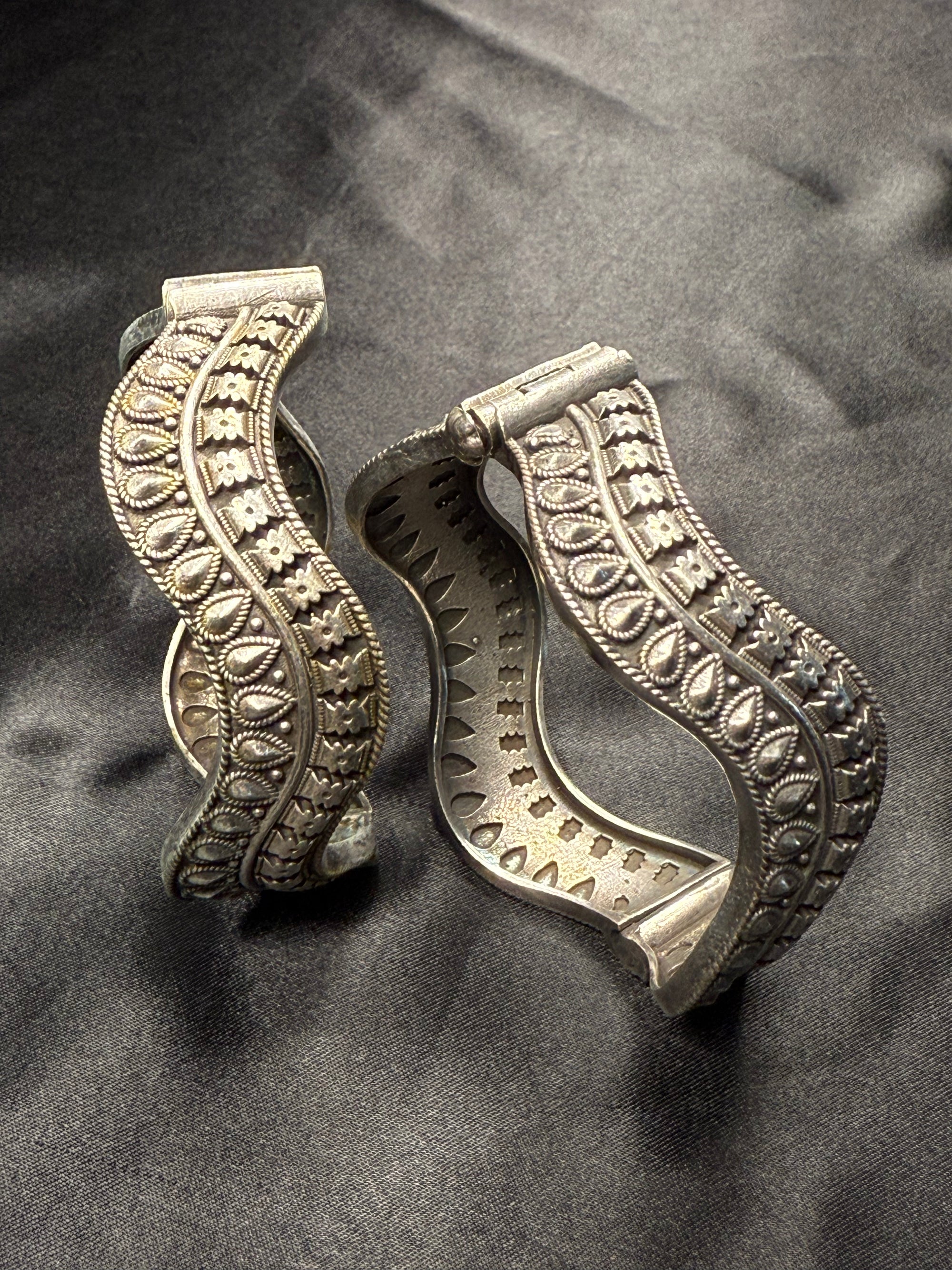 Chunky Wavy Kada - Pair