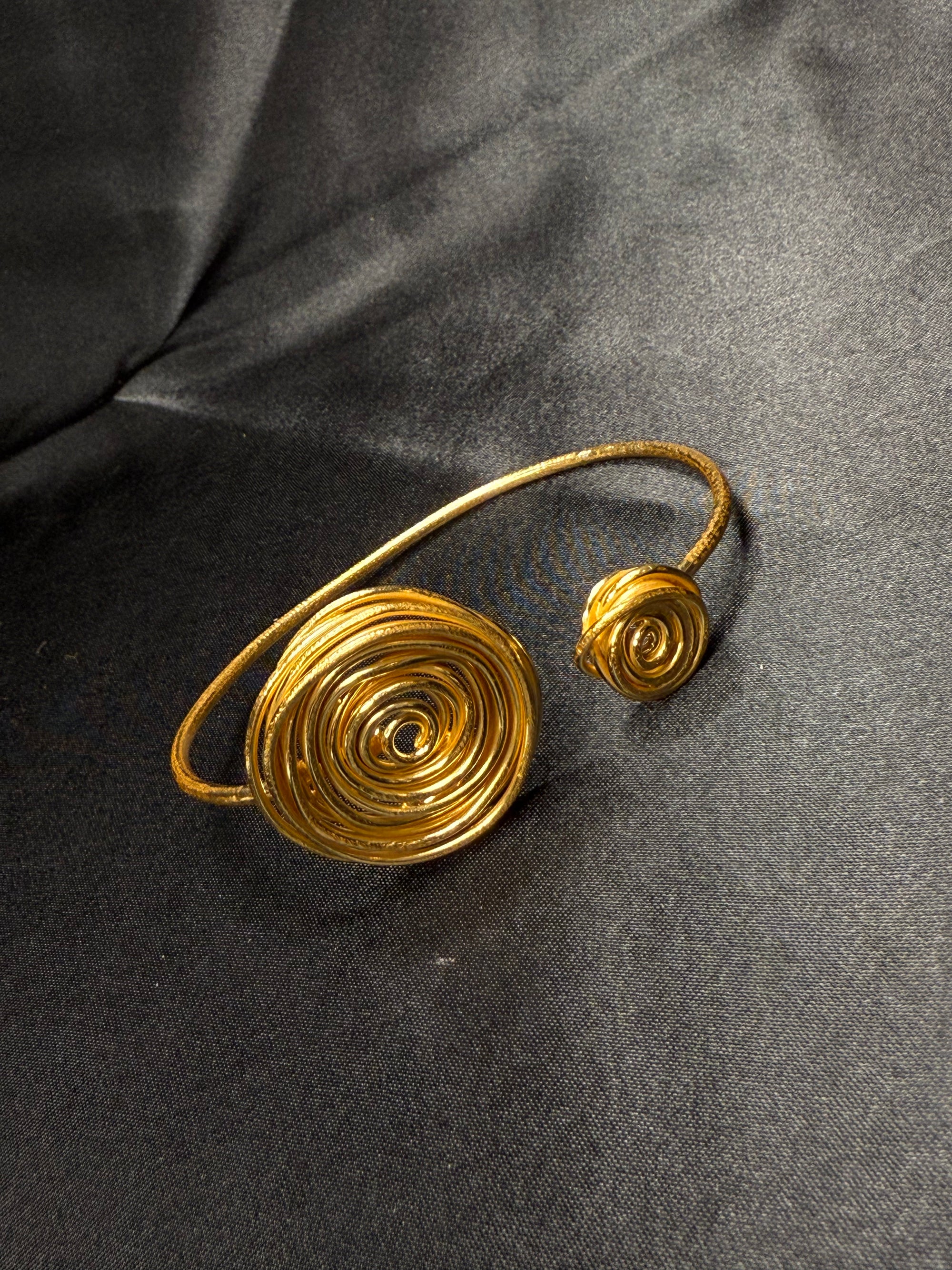 Round Minimal Bracelet