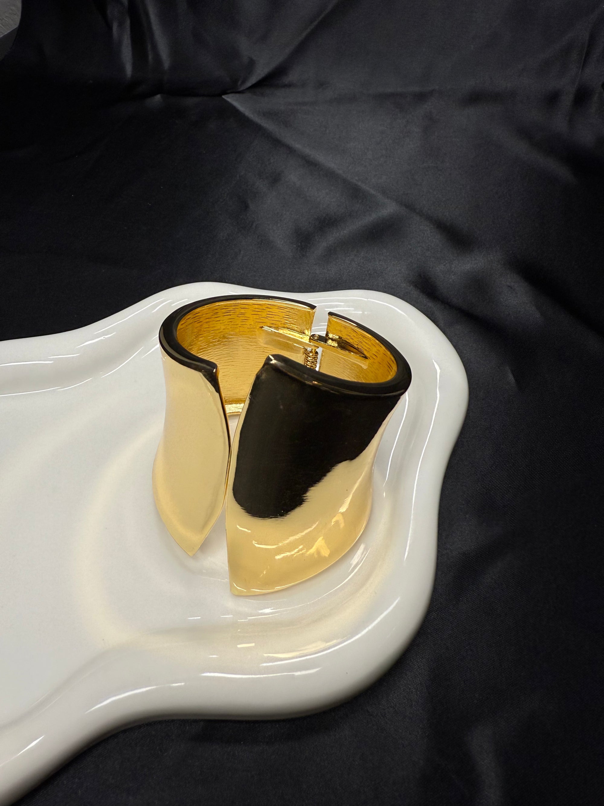 Edgy Arm Cuff