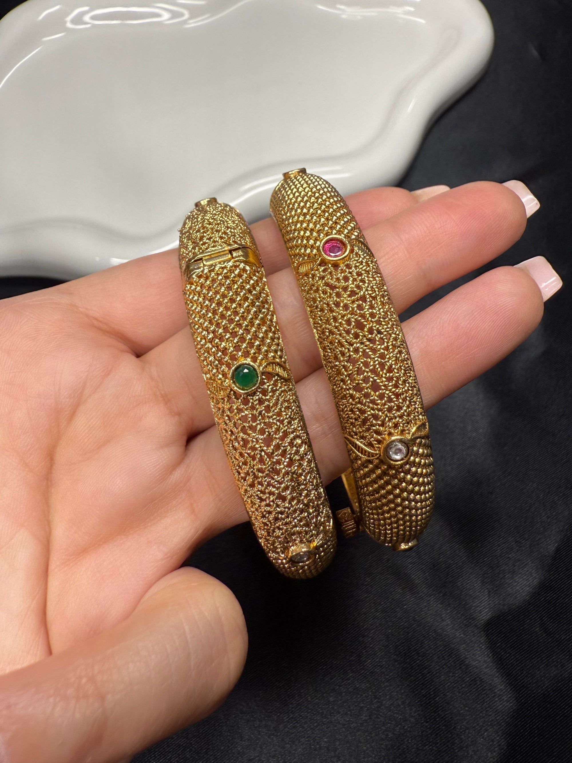 Antique Net Kada - 2.6"