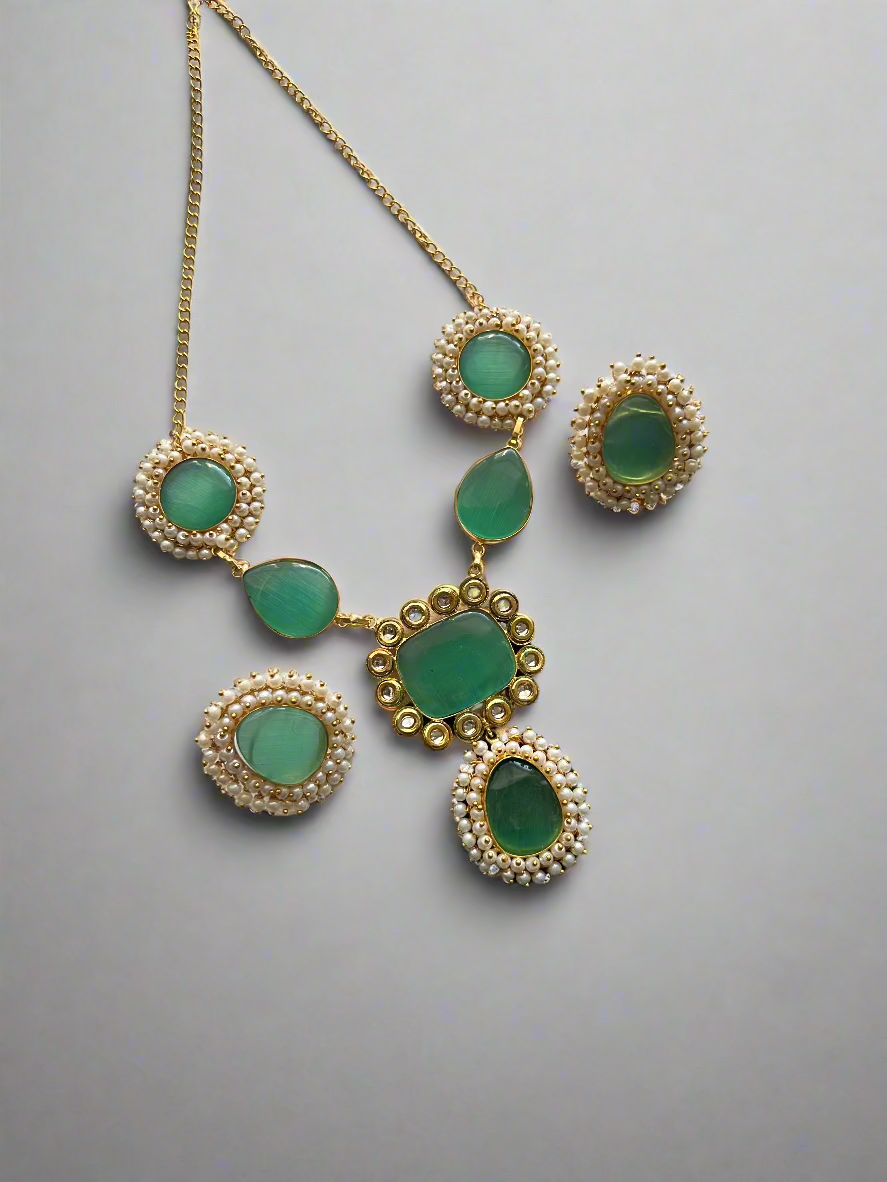 Monalisa Pearl Necklace