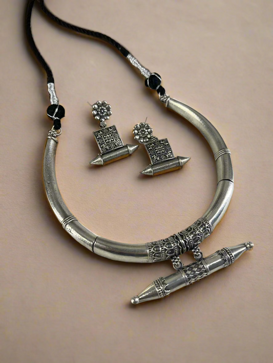 Thick Silver Hasli