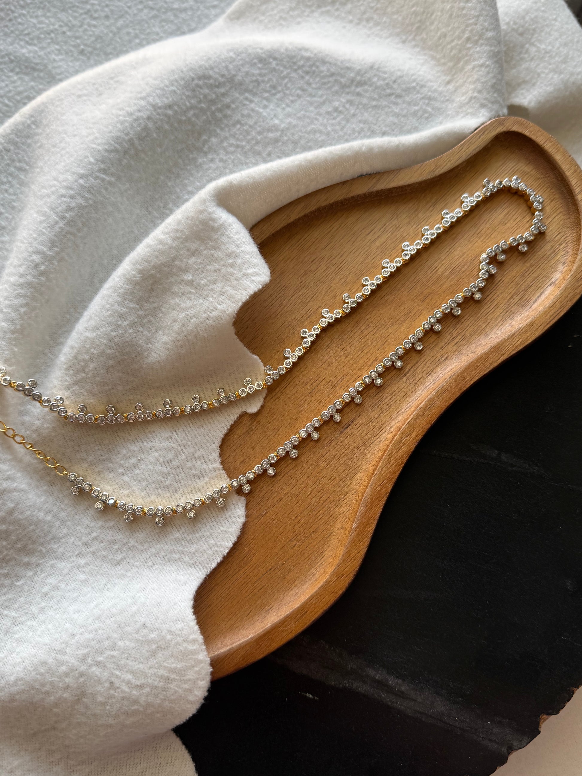 AD Hip Chain Gold border