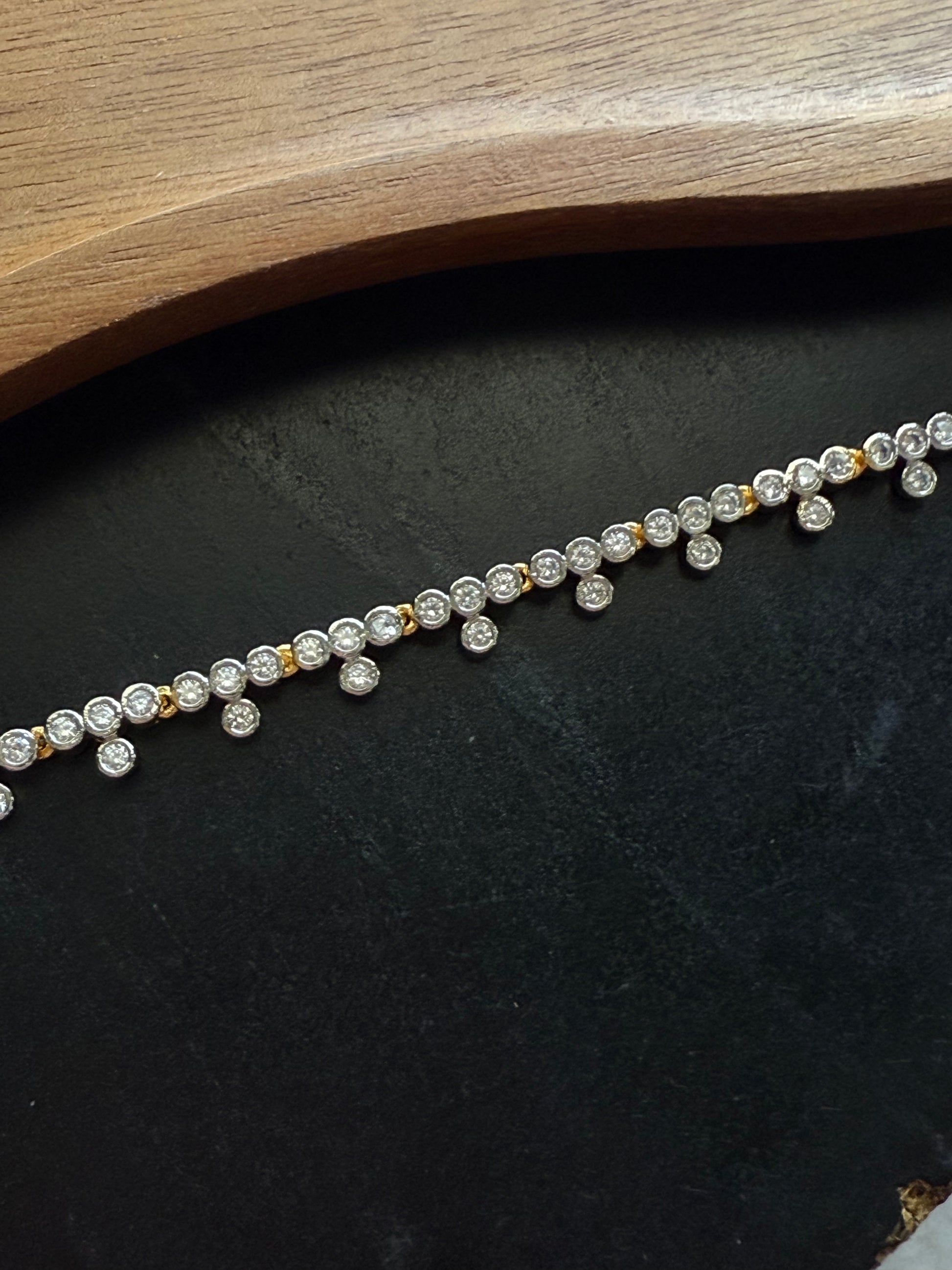 AD Hip Chain Gold border