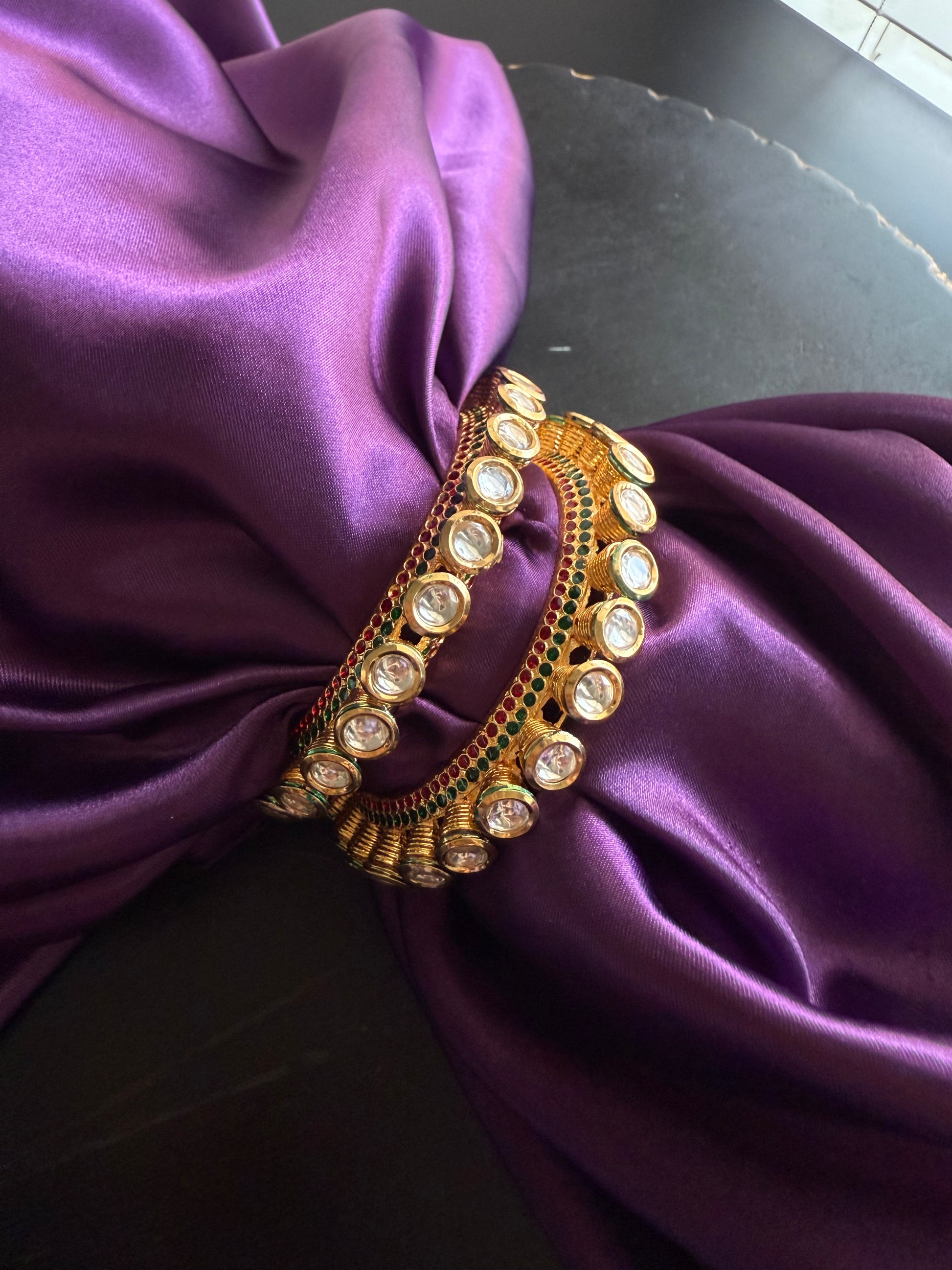 White Diamond Red/Green Kadas