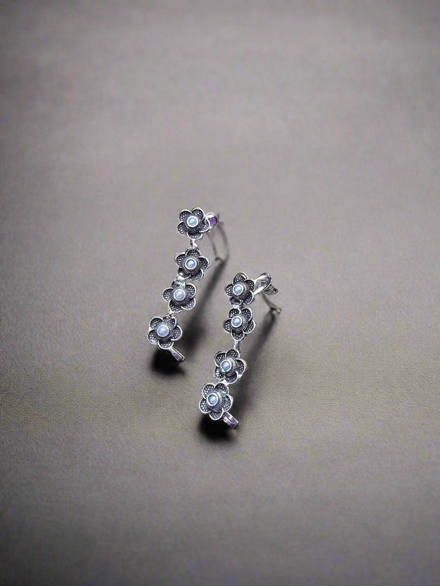 Floral White Earcuffs - Kolor Rhythms