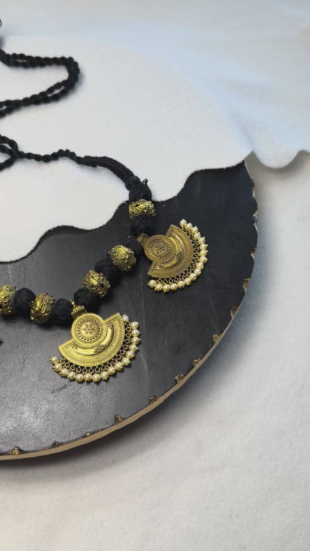 Dori Choker - Gold Polish