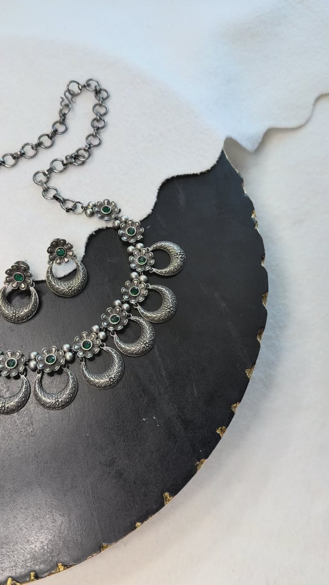 Sleek Floral Choker